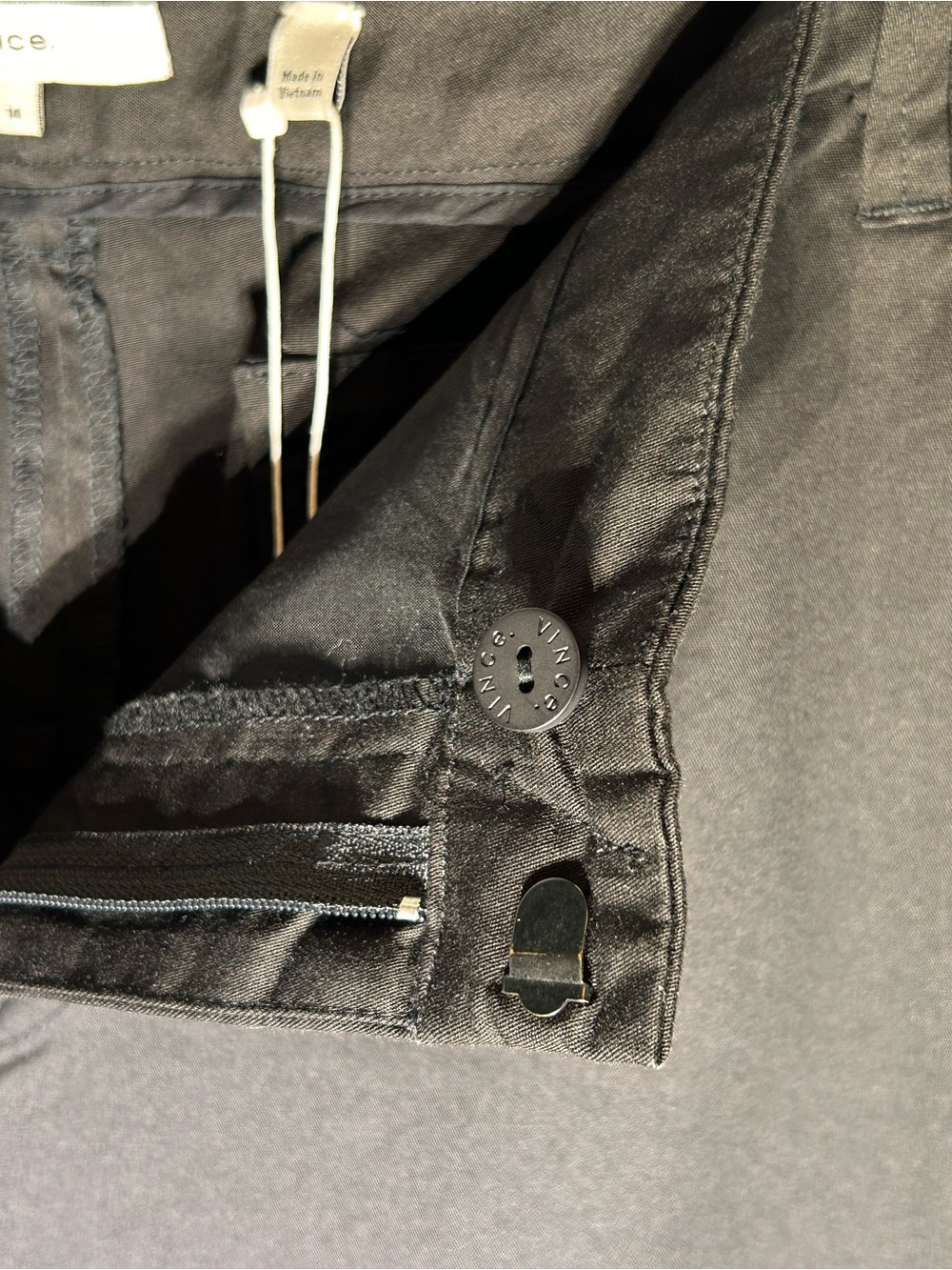 Vince - Men's Black Tailored Chino Golf Shorts - Picture 8 of 12